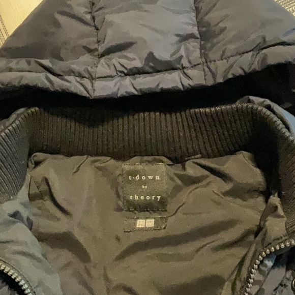 T-down by theory / uniqlo Navy & Black hooded down feather vest (size 7-8) - Picture 3 of 8